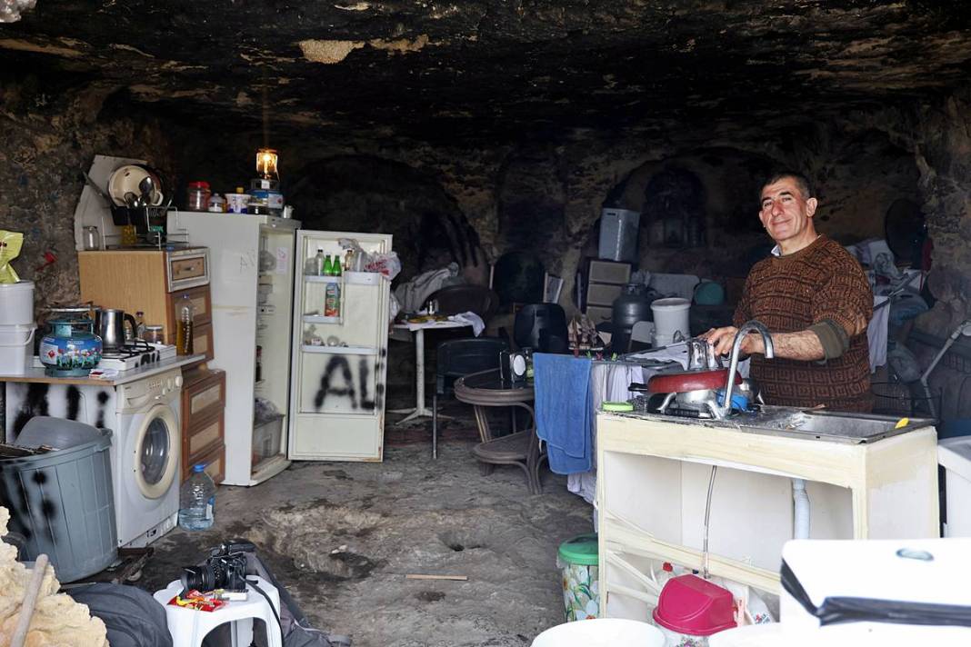 İki yıl sonra konteyner eve yerleştirildi: Mağarada daha huzurluydum! Depremzedenin sözleri şaşkına çevirdi 10